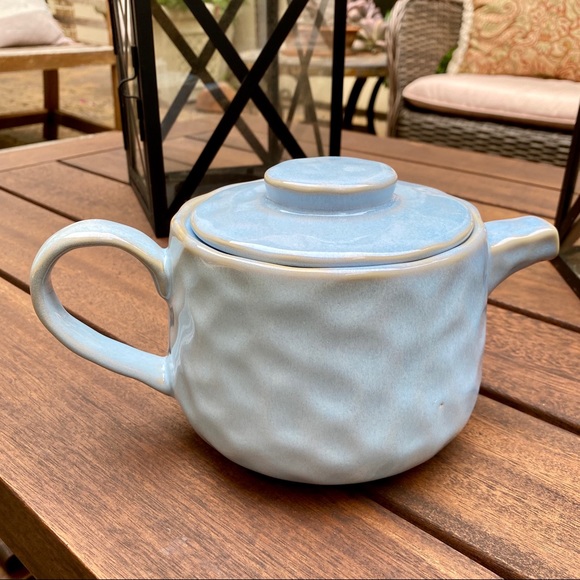 Ollie & Olivia Blue/White Hammered Tea Kettle Pot - Picture 4 of 14